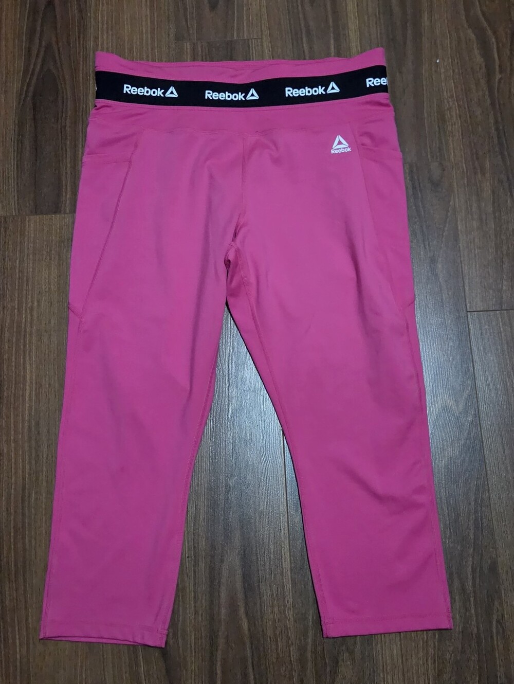 Reebok Girls Hot Pink Capri Leggings with Black Logo Waistband Size XL